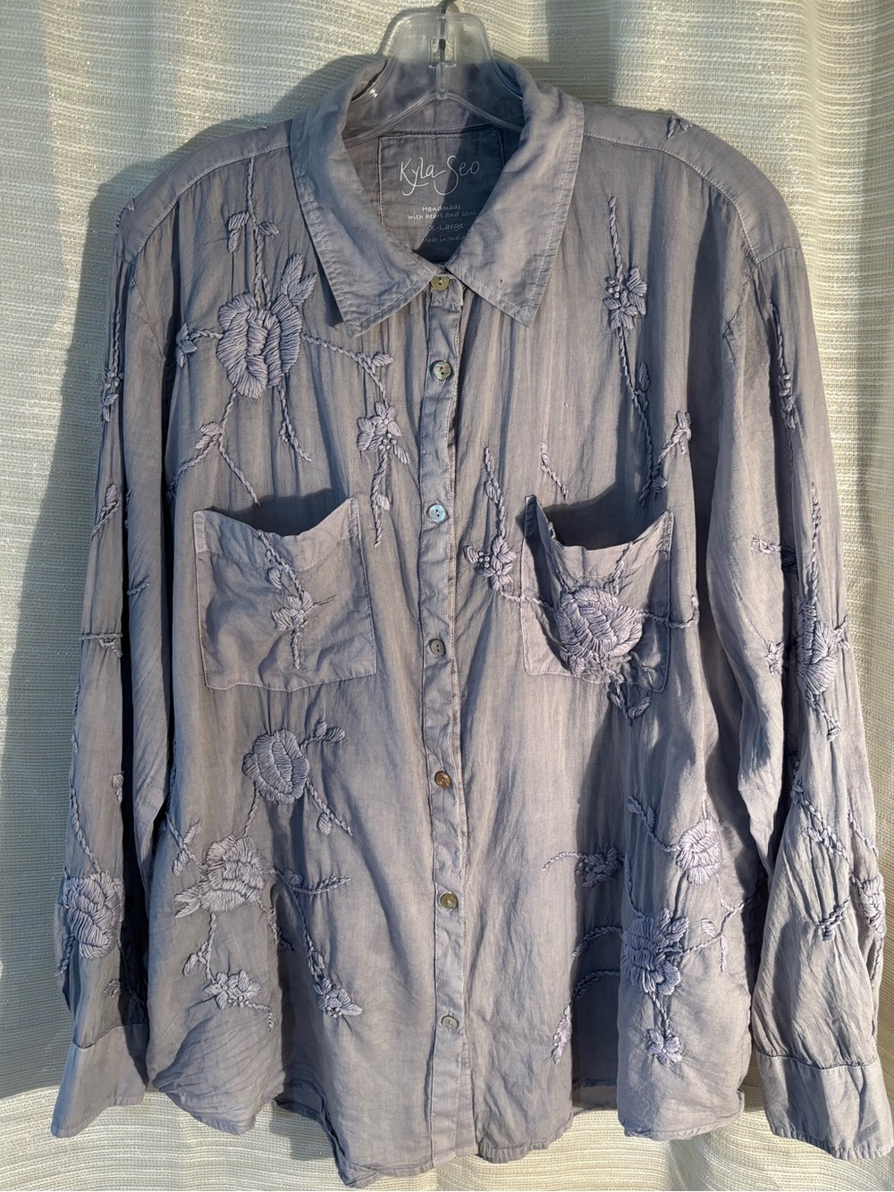 Kyla Seo EMBROIDERED BLOUSE top BUTTONDOWN pale blue LONG SLEEVE xl